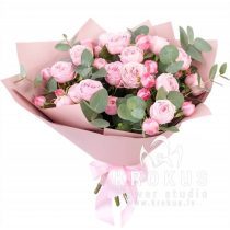 Bouquet of spray roses