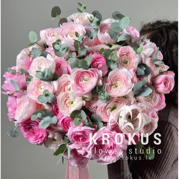 Rozā Ranunculus pušķis